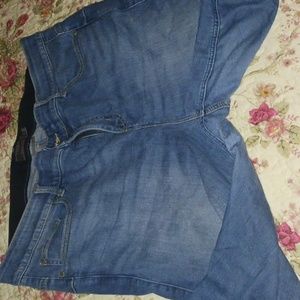 Torrid Premium stretch bombshell skinny jean 22T